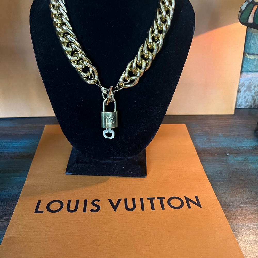 Louis Vuitton Padlock & Key w/ Anne Klein Chunky Toggle Chain #312 - Picture 2 of 7